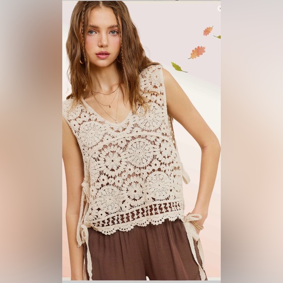 LA MIEL Cream Crochet Crop Top - Picture 1 of 6